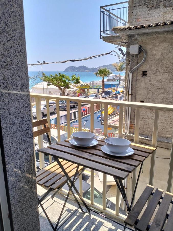 Apartament Family House Letojanni Taormina Zewnętrze zdjęcie